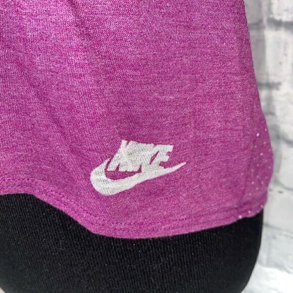 Nike scoopneck racerback tank top purple w/white dots on back of top sz M women - Picture 2 of 8